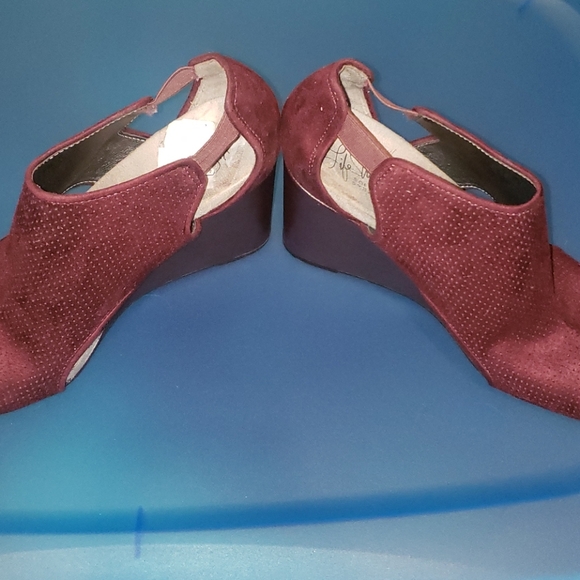 Burgundy wedge heel - Picture 3 of 6